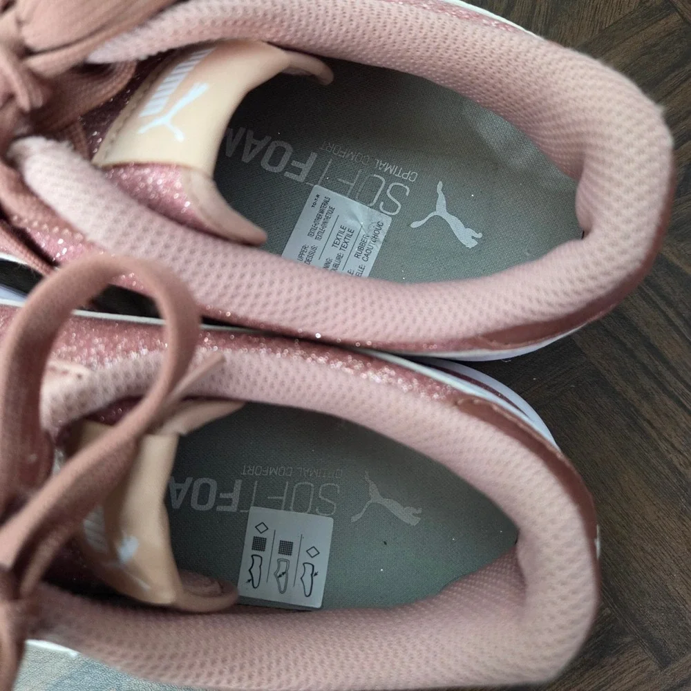 Puma Rose Gold & White Sparkle Sneakers Kids size 6‎